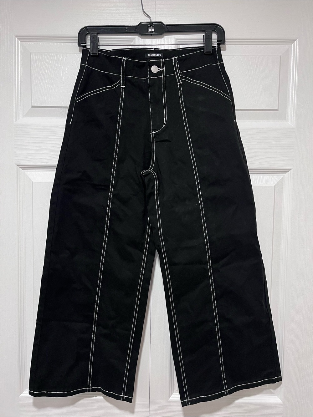 High-Rise Black Wide-Leg Jeans with Contrast Stitching